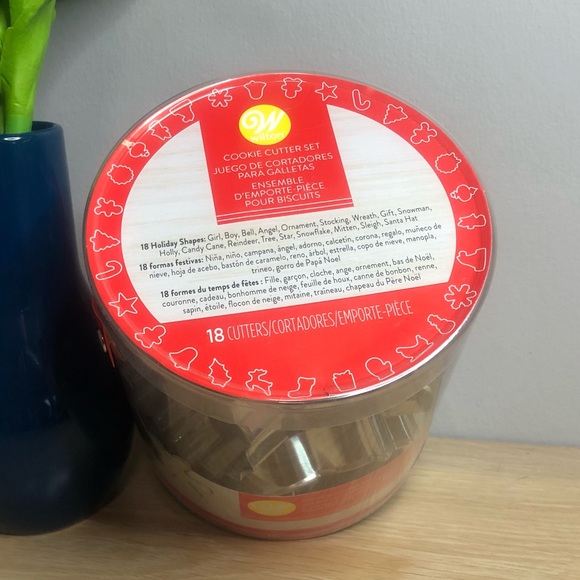 Wilton Christmas Cookie Cutter Sets - Picture 3 of 4